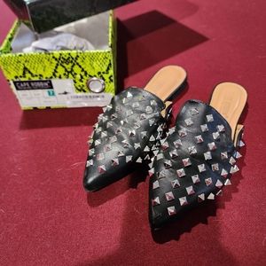 Cape Robbin Enny Flat Sandals Slides for Women, Womens Mules Slip On Shoes 7